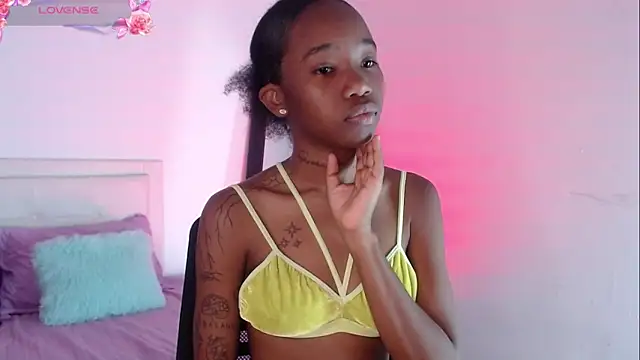 Snapshot of Rihana_hot01 chatting on January 10, 1:41 pm Rihana hot01 online show from January 10, 1:41 pm