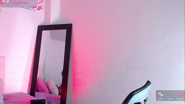 Snapshot of Rihana_hot01 chatting on January 12, 2:41 pm Rihana hot01 online show from January 12, 2:41 pm