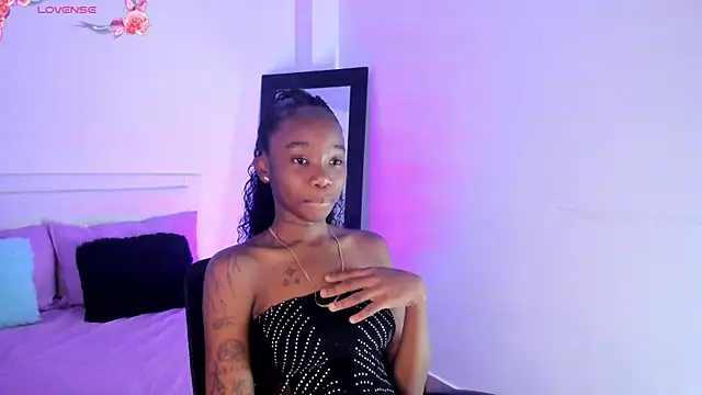 Snapshot of Rihana_hot01 chatting on January 23, 8:13 pm Rihana hot01 online show from January 23, 8:13 pm