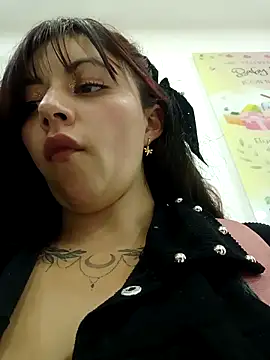 Isabella Delight  online show from March 6, 12:10 am