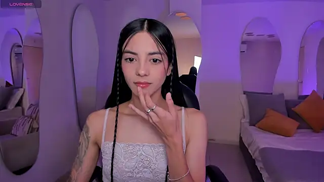 Snapshot of HannahJamesX chatting on November 1, 7:16 pm HannahJamesX online show from November 1, 7:16 pm