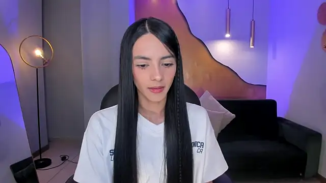 Snapshot of HannahJamesX chatting on January 17, 3:22 am HannahJamesX online show from January 17, 3:22 am