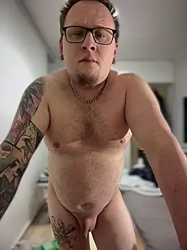 Snapshot of PierreNaked89 chatting on March 10, 12:51 am PierreNaked89 online show from March 10, 12:51 am