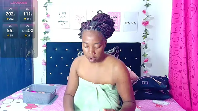 Snapshot of CiaraEbony chatting on November 3, 3:08 am CiaraEbony online show from November 3, 3:08 am