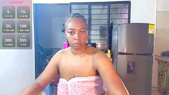 Snapshot of CiaraEbony chatting on January 14, 8:53 am CiaraEbony online show from January 14, 8:53 am