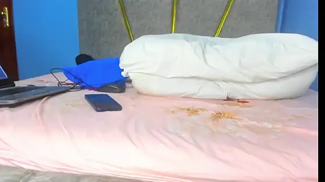 Snapshot of Pretty_Shall chatting on October 15, 3:34 pm Pretty Shall online show from October 15, 3:34 pm