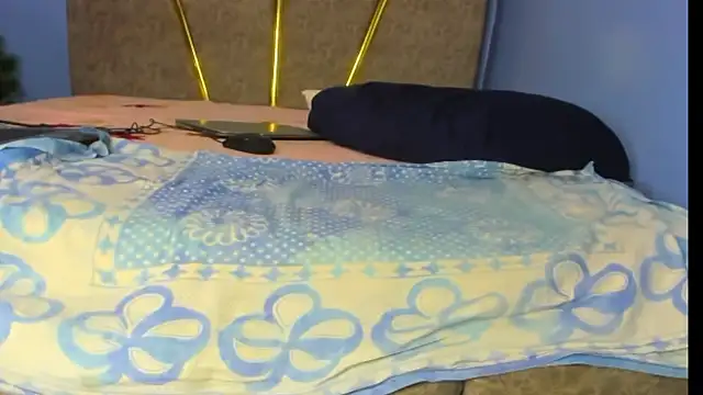 Snapshot of Pretty_Shall chatting on October 20, 3:51 am Pretty Shall online show from October 20, 3:51 am