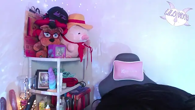 LiloMoon69 online show from December 18, 5:48 am