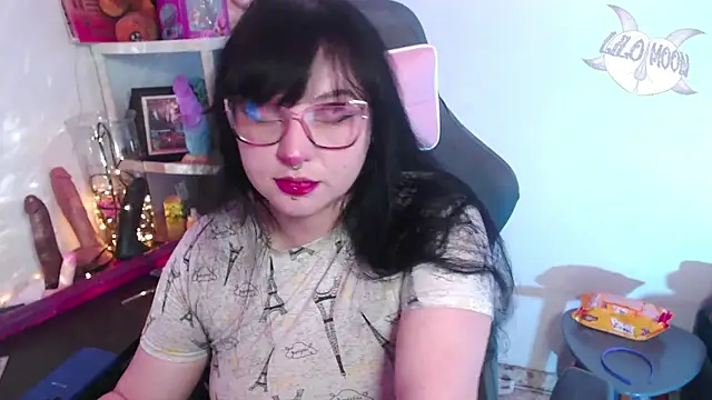 LiloMoon69 online show from December 19, 4:13 am