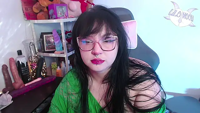 LiloMoon69 online show from December 23, 2:45 am