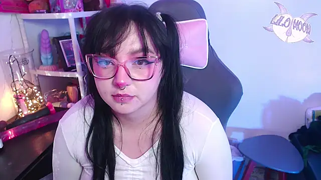 LiloMoon69 online show from December 31, 5:22 am