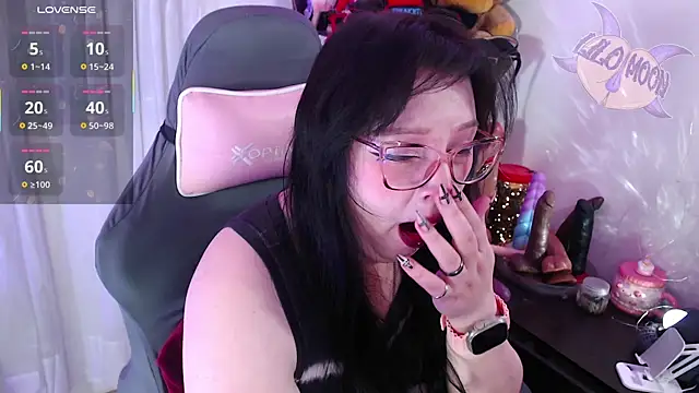 LiloMoon69 online show from October 7, 1:19 pm