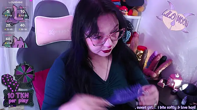 LiloMoon69 online show from November 21, 1:32 pm