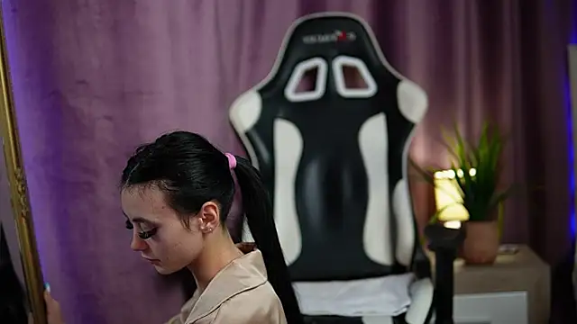RachelRave online show from January 14, 8:26 pm