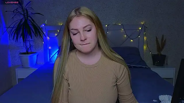 Snapshot of Catherine_River chatting on March 25, 5:52 pm Catherine River online show from March 25, 5:52 pm