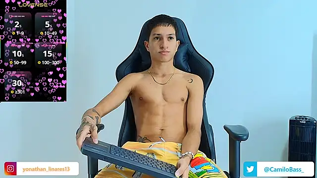  CamiloBass online show from October 13, 7:47 pm