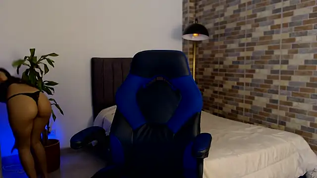 NicoleHaley online show from November 29, 8:50 am