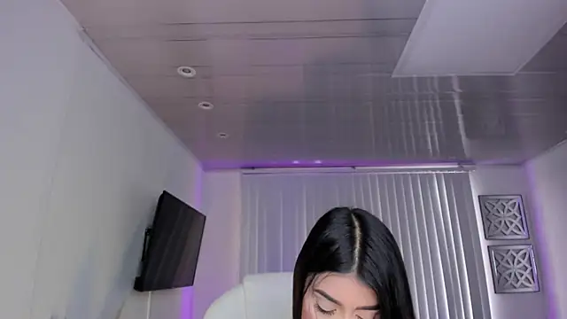 amelie jhons online show from December 2, 7:38 pm