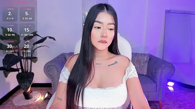 amelie jhons online show from December 11, 7:25 pm