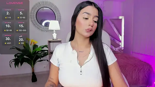 amelie jhons online show from December 13, 8:37 pm