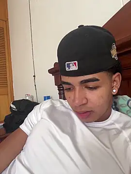 JoanG10 online show from April 19, 3:55 pm