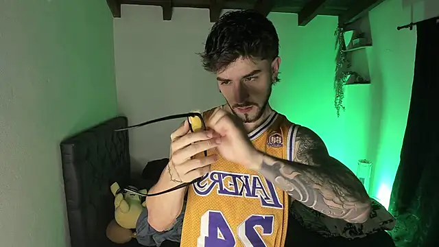 Valentino Xander online show from March 22, 1:54 am