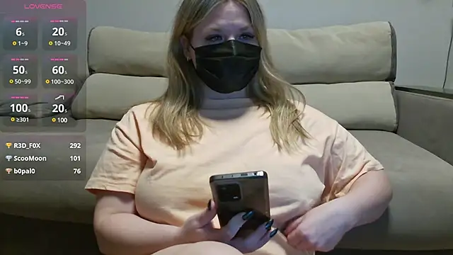 Snapshot of MilaaMilaa chatting on January 15, 9:24 am MilaaMilaa online show from January 15, 9:24 am