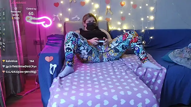 Snapshot of MilaaMilaa chatting on February 10, 9:47 am MilaaMilaa online show from February 10, 9:47 am