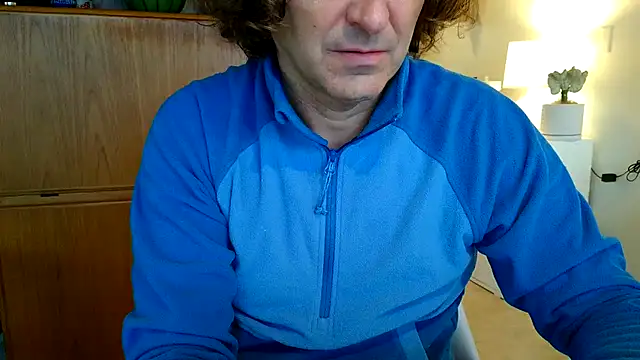 Snapshot of costanza7070 chatting on March 6, 1:16 am costanza7070 online show from March 6, 1:16 am