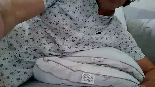 Snapshot of costanza7070 chatting on March 20, 10:29 pm costanza7070 online show from March 20, 10:29 pm