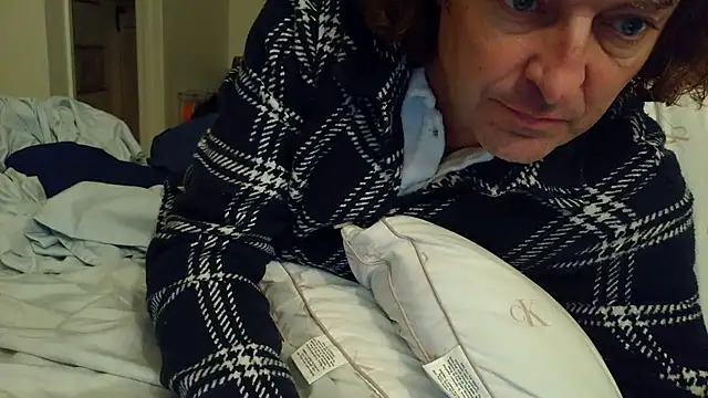 Snapshot of costanza7070 chatting on March 21, 5:21 am costanza7070 online show from March 21, 5:21 am