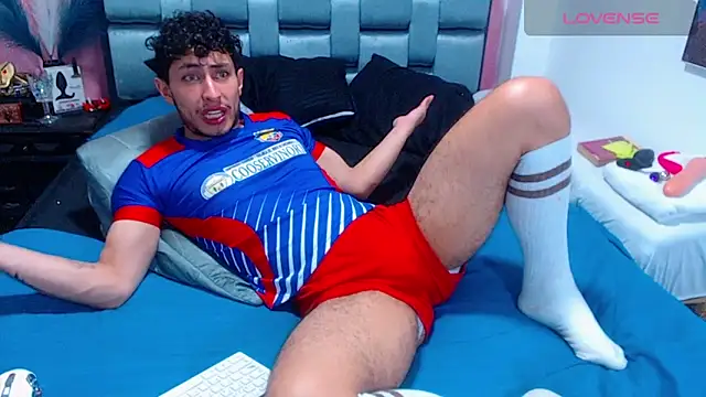 Snapshot of Piggy_Eddy chatting on December 11, 12:54 am Piggy Eddy online show from December 11, 12:54 am