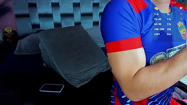 Snapshot of Piggy_Eddy chatting on January 28, 1:38 pm Piggy Eddy online show from January 28, 1:38 pm