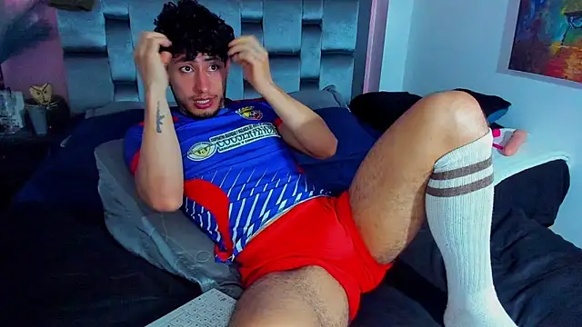 Snapshot of Piggy_Eddy chatting on February 3, 1:08 pm Piggy Eddy online show from February 3, 1:08 pm