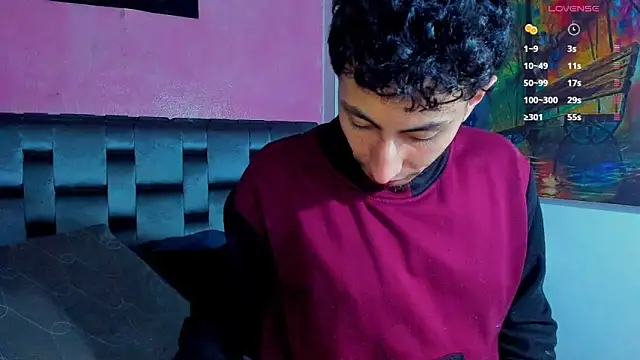 Snapshot of Piggy_Eddy chatting on February 12, 12:55 pm Piggy Eddy online show from February 12, 12:55 pm