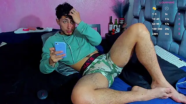 Snapshot of Piggy_Eddy chatting on February 19, 12:46 am Piggy Eddy online show from February 19, 12:46 am