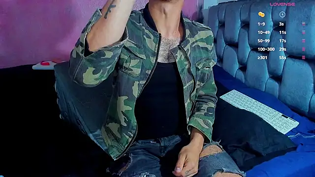 Snapshot of Piggy_Eddy chatting on February 24, 1:46 am Piggy Eddy online show from February 24, 1:46 am