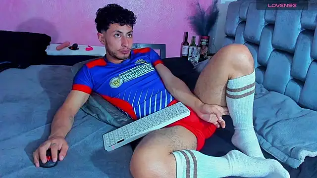 Snapshot of Piggy_Eddy chatting on March 4, 2:06 am Piggy Eddy online show from March 4, 2:06 am