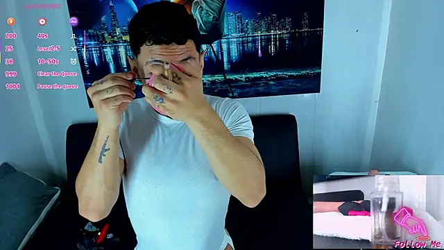 Snapshot of Piggy_Eddy chatting on September 11, 12:38 pm Piggy Eddy online show from September 11, 12:38 pm