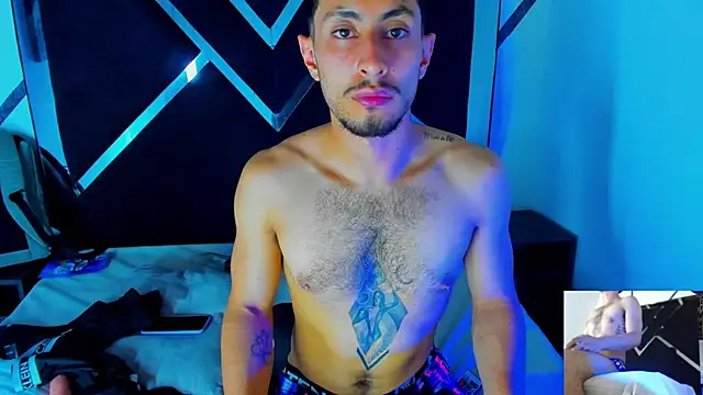 Snapshot of Piggy_Eddy chatting on September 16, 8:54 pm Piggy Eddy online show from September 16, 8:54 pm