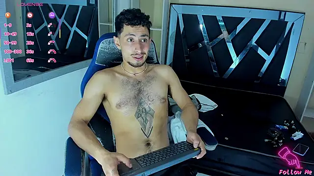 Snapshot of Piggy_Eddy chatting on September 22, 3:41 am Piggy Eddy online show from September 22, 3:41 am