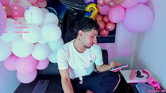 Snapshot of Piggy_Eddy chatting on October 1, 8:48 pm Piggy Eddy online show from October 1, 8:48 pm