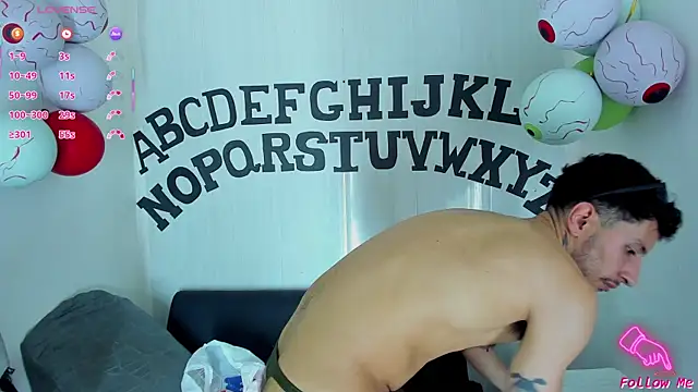 Snapshot of Piggy_Eddy chatting on October 19, 8:42 pm Piggy Eddy online show from October 19, 8:42 pm