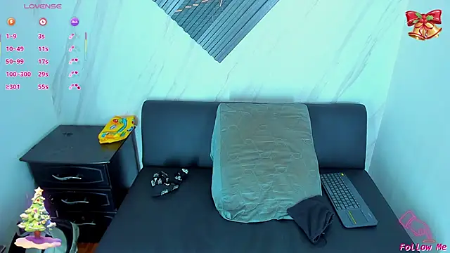 Piggy Eddy online show from December 15, 4:50 am