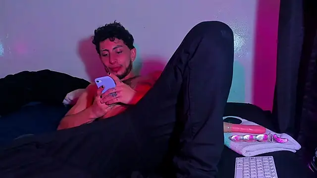 Piggy Eddy online show from March 5, 3:35 am