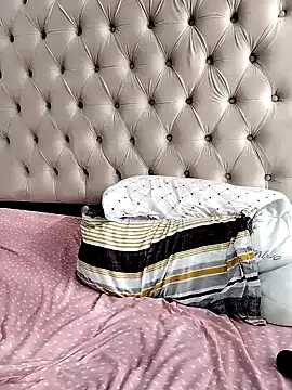 bigbootyboohle online show from April 1, 1:41 pm