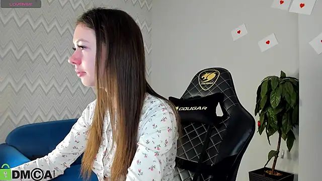 Snapshot of Nicole_Charm chatting on February 24, 11:47 pm Nicole Charm online show from February 24, 11:47 pm