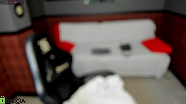 Snapshot of Nicole_Charm chatting on March 13, 12:23 pm Nicole Charm online show from March 13, 12:23 pm