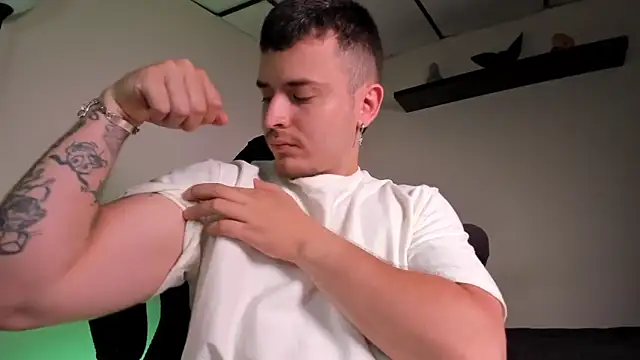 james connor2 online show from February 12, 7:09 pm