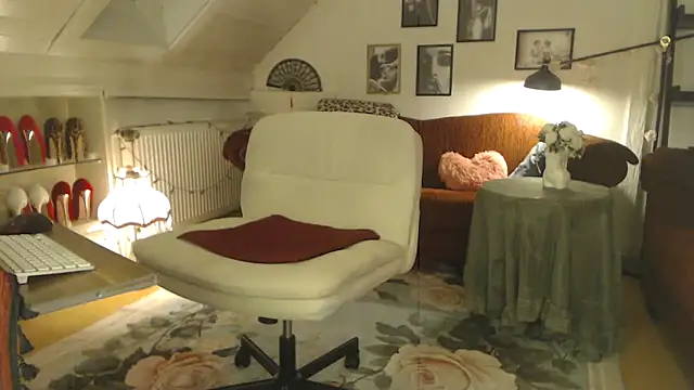 GinaBlonde online show from March 12, 9:43 pm